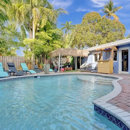 Kiki 2 - Men'S Clothing Optional Guest Houses